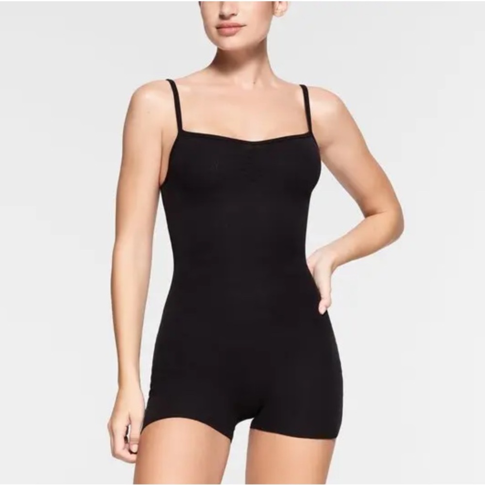 🖤SKIMS LOGO POINTELLE ONESIE ROMPER  IN ONYX XXS